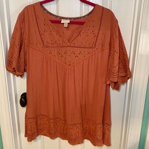 Knox Rose Plus New without Tags Boho Flowy Top in Rust with Eyelet Detail Smock
